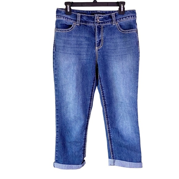 NINE WEST  Date Night Fit Embroidered Rhinestone Capri Jeans‎ - Picture 3 of 7